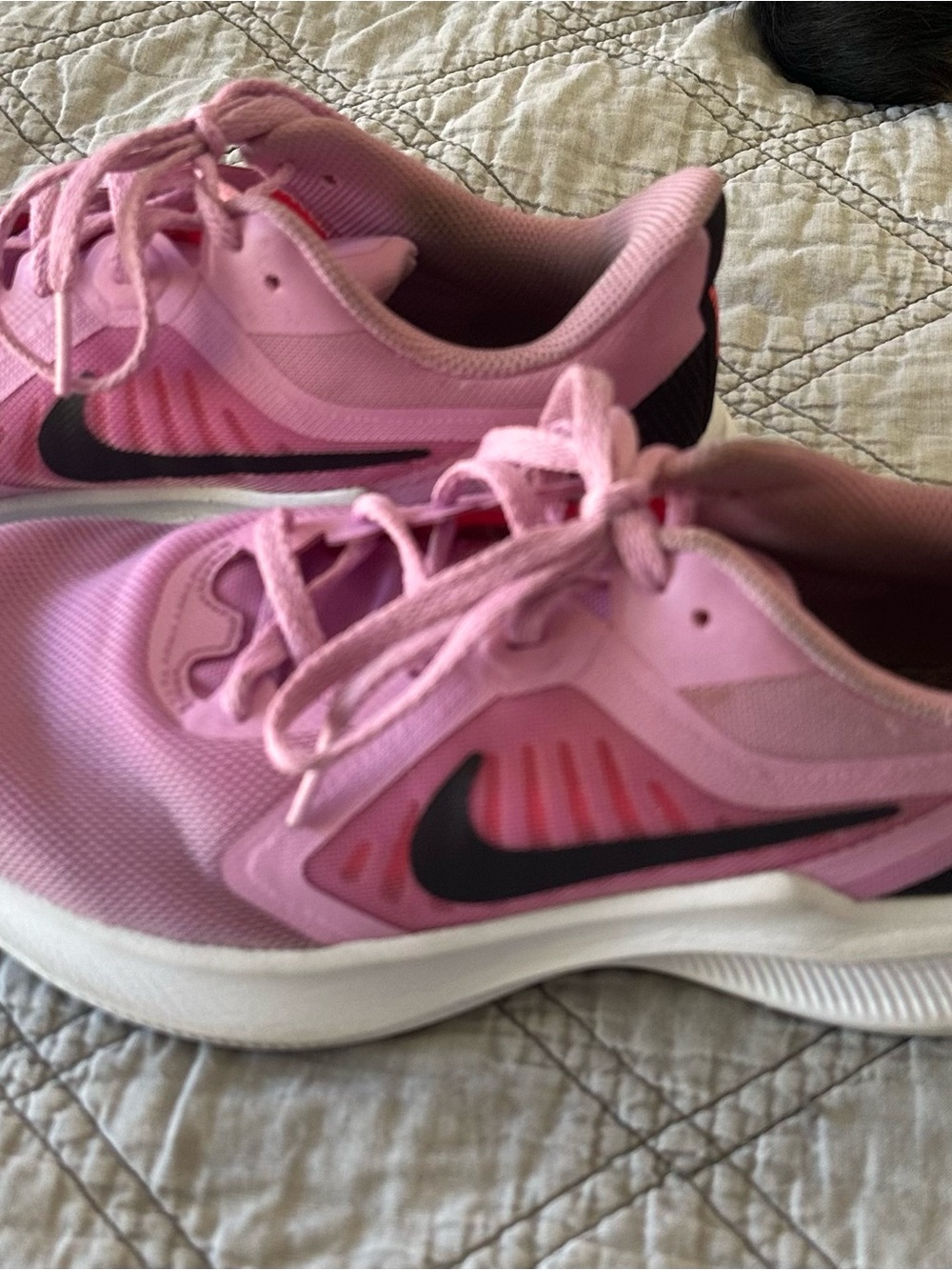 Nike Downshifter running shoe Pink and Black Athletic Sneakers Sz 7
